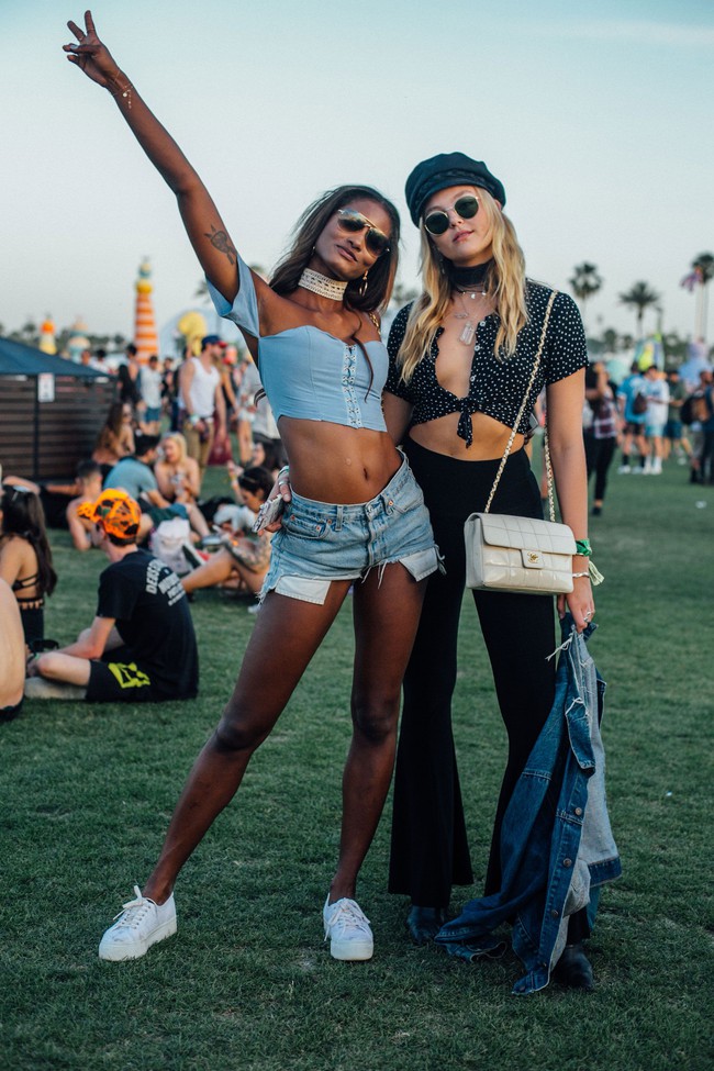 Tổng kết Coachella 2017: Dàn thiên thần Victorias Secret chặt chém các chị em, sexy lấn lướt hết phần người khác - Ảnh 21.