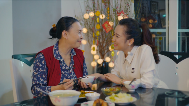 Clip &ldquo;Tin nhắn của mẹ&rdquo; rung động h&agrave;ng triệu tr&aacute;i tim bạn trẻ khi nghĩ về mẹ - Ảnh 3.
