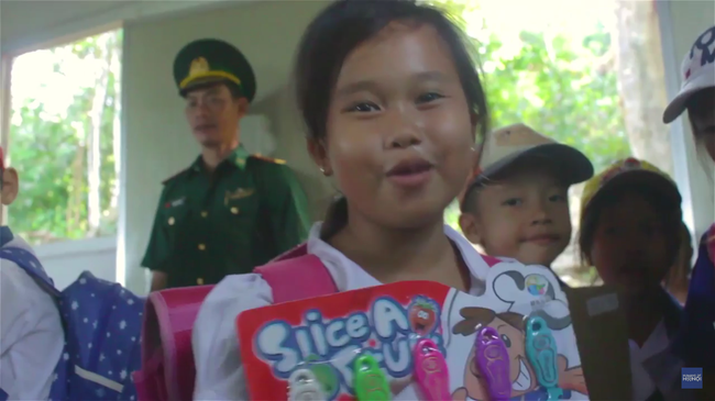 Humans Of Hanoi và chiến dịch gây quỹ nghĩa tình gửi đến những em học trò của thầy Trần Bình Phục - Ảnh 8.
