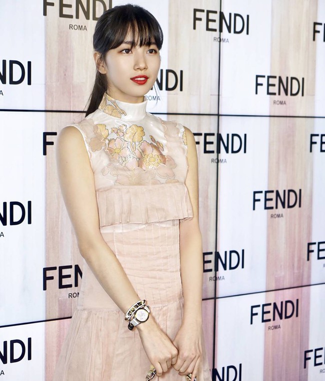 Cùng dự show Fendi, Suzy đẹp rạng ngời làm lu mờ cả nữ hoàng gợi cảm xứ Đài Thái Y Lâm - Ảnh 1.