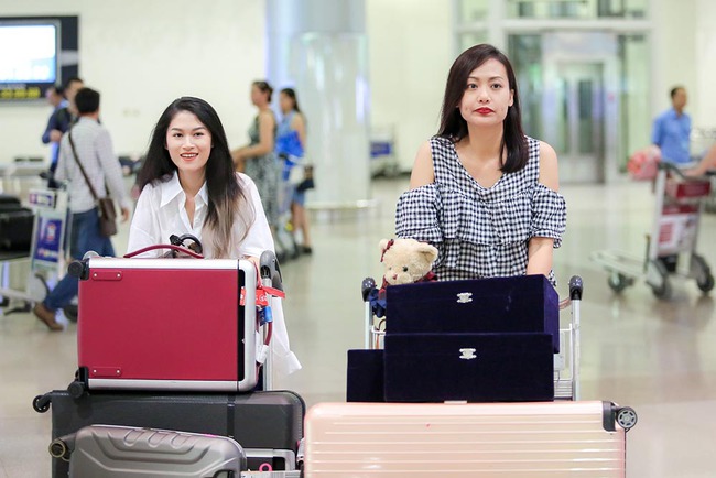 Hồng Ánh, Ngọc Thanh Tâm rạng rỡ trở về từ LHP quốc tế ASEAN 2017 - Ảnh 2.