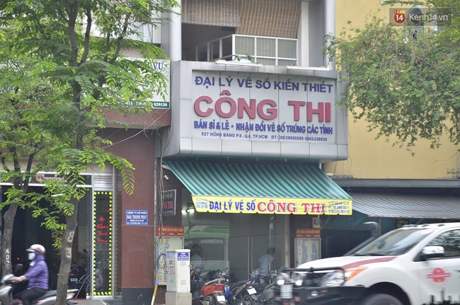 Truy bắt nh&oacute;m thanh ni&ecirc;n d&ugrave;ng s&uacute;ng cướp 100 triệu đồng tại đại l&yacute; v&eacute; số ở trung t&acirc;m S&agrave;i G&ograve;n - Ảnh 1.