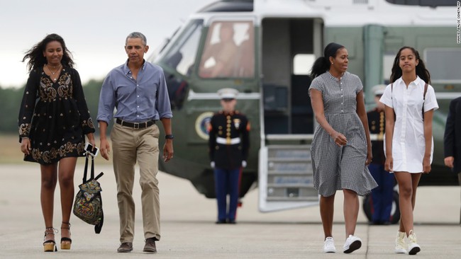 2 công chúa nhà Obama đã trưởng thành và xinh đẹp hơn rất nhiều sau 8 năm ở Nhà Trắng - Ảnh 65.