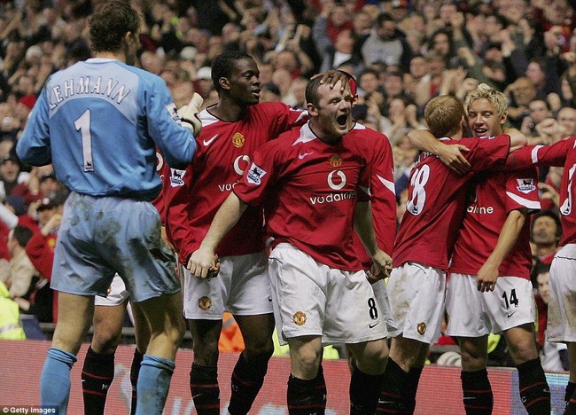 20 khoảnh khắc đáng nhớ của Rooney trong màu áo Man Utd - Ảnh 3.