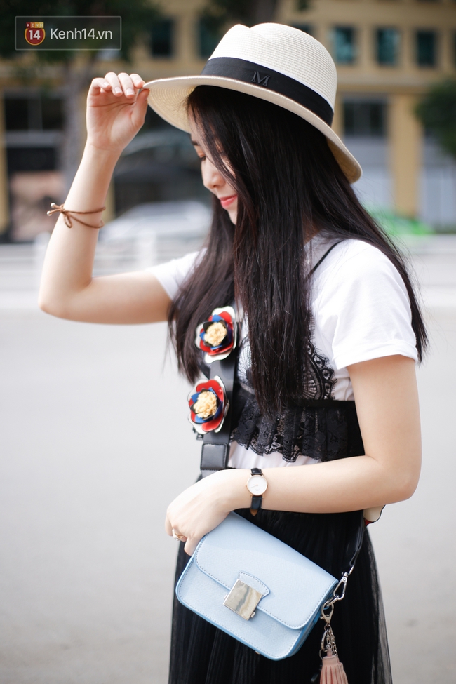 Street style 2 miền: C&aacute;c bạn trẻ diện to&agrave;n đồ đơn giản, thoải m&aacute;i m&agrave; vẫn nổi bần bật - Ảnh 5.