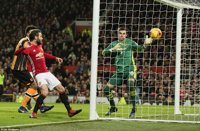 Man Utd thắng trận thứ 9 li&ecirc;n tiếp, đặt một ch&acirc;n v&agrave;o chung kết C&uacute;p Li&ecirc;n đo&agrave;n - Ảnh 8.