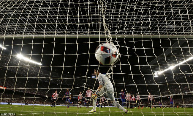 Messi ghi bàn quyết định, Barca ngược dòng vào tứ kết Cúp Nhà vua - Ảnh 5.
