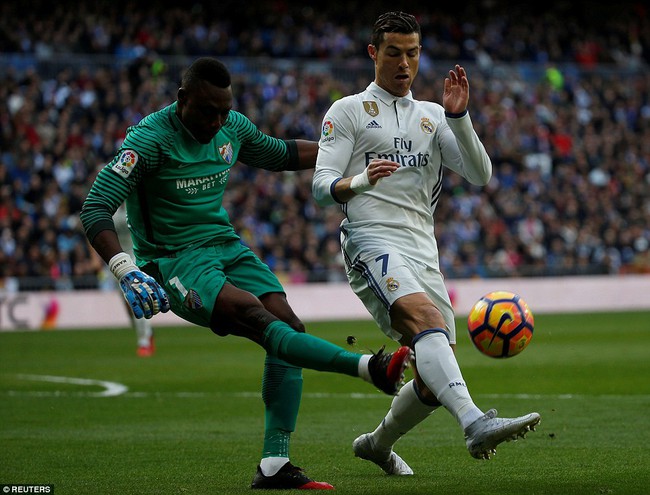 Ramos lập c&uacute; đ&uacute;p, Real Madrid v&ocirc; địch lượt đi - Ảnh 10.