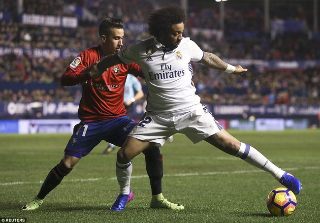 Ronaldo khai m&agrave;n chiến thắng, Real Madrid tiếp tục cho Barca ngửi kh&oacute;i - Ảnh 3.