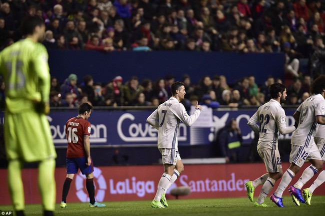 Ronaldo khai màn chiến thắng, Real Madrid tiếp tục cho Barca ngửi khói - Ảnh 6.