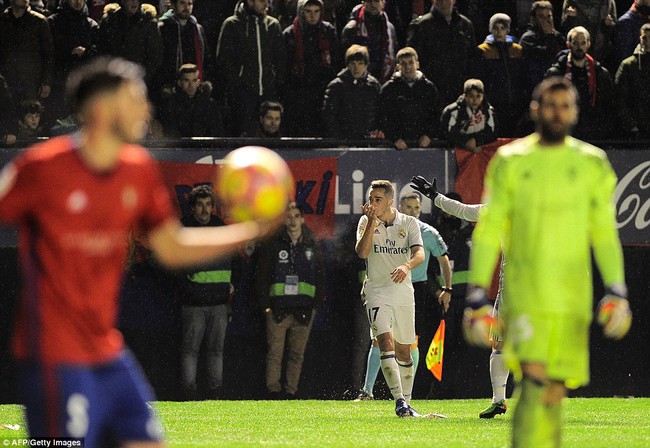 Ronaldo khai màn chiến thắng, Real Madrid tiếp tục cho Barca ngửi khói - Ảnh 11.