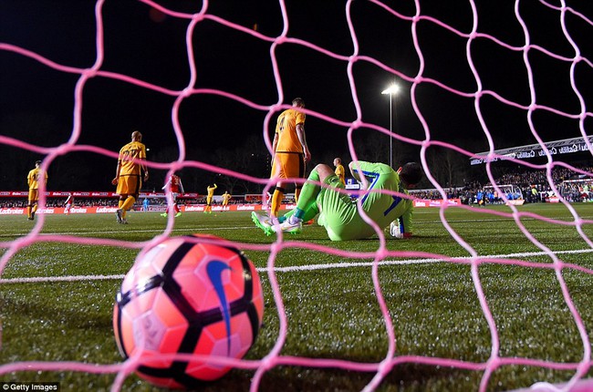 Vượt qua đội b&oacute;ng nghiệp dư, Arsenal thẳng tiến v&agrave;o tứ kết FA Cup - Ảnh 6.