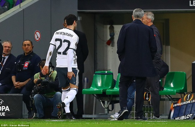 Mkhitaryan ghi bàn, Man Utd giành vé vào vòng 1/8 Europa League - Ảnh 5.