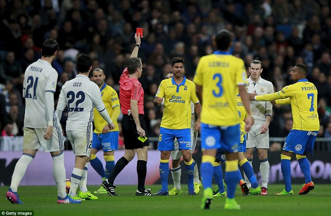 Ronaldo lập cú đúp, Real Madrid vẫn mất ngôi đầu - Ảnh 7.