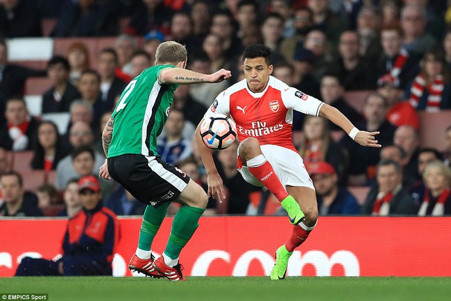 Trút giận lên đội bóng hạng 5, Arsenal thẳng tiến tới Wembley - Ảnh 6.