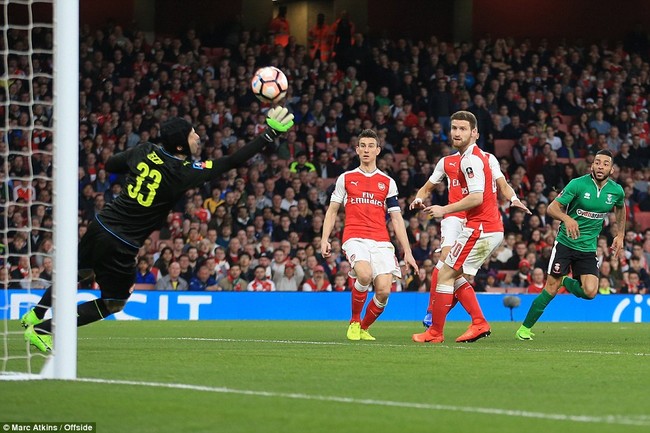 Trút giận lên đội bóng hạng 5, Arsenal thẳng tiến tới Wembley - Ảnh 9.