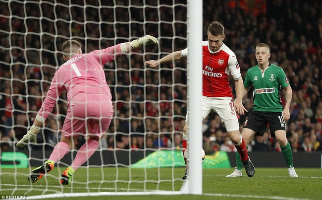 Trút giận lên đội bóng hạng 5, Arsenal thẳng tiến tới Wembley - Ảnh 15.