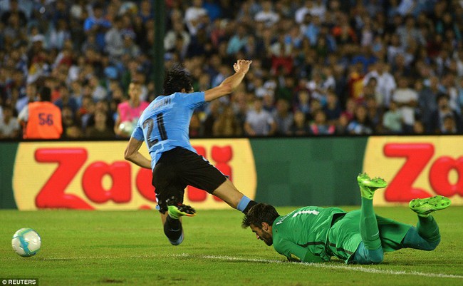 Sao Brazil chơi bóng ở Trung Quốc lập hat-trick vào lưới Uruguay - Ảnh 4.