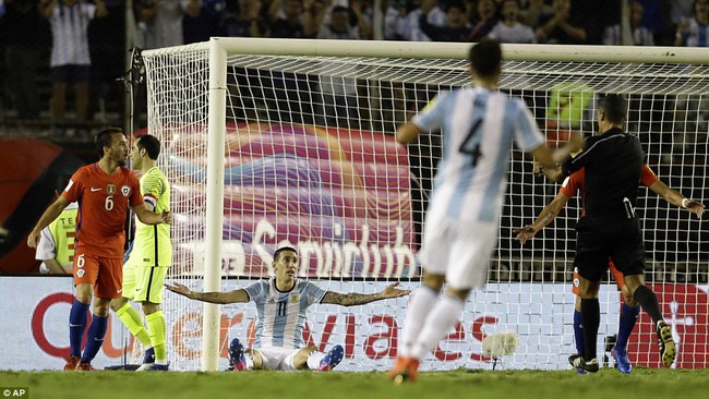 Messi sút phạt đền thành công đưa Argentina lên vị trí thứ 3 - Ảnh 4.