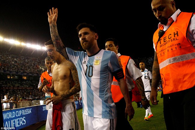 Messi sút phạt đền thành công đưa Argentina lên vị trí thứ 3 - Ảnh 14.