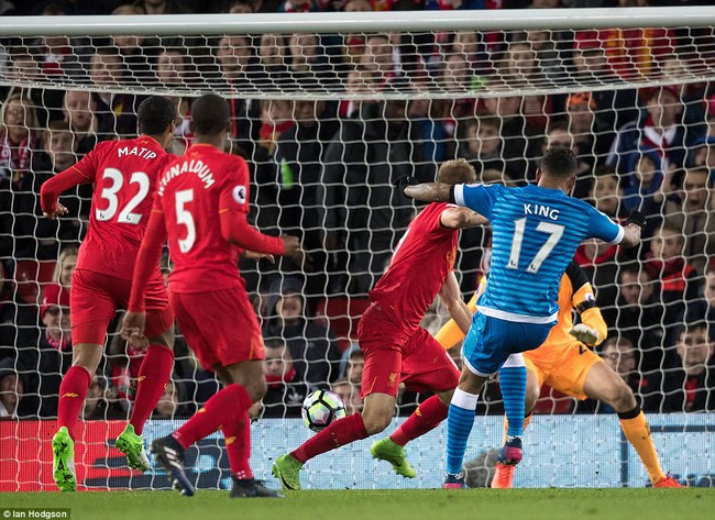 Liverpool đánh rơi điểm trong ngày Coutinho đi vào lịch sử Premier League - Ảnh 9.
