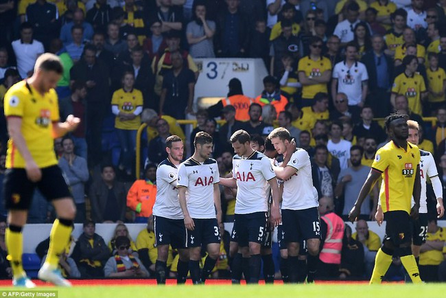 Ngả mũ th&aacute;n phục sao H&agrave;n Quốc - Ảnh 9.