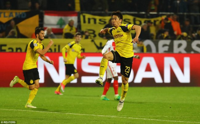 Sau vụ xe bus bị đánh bom, Dortmund rượt đuổi tỷ số với Monaco - Ảnh 12.