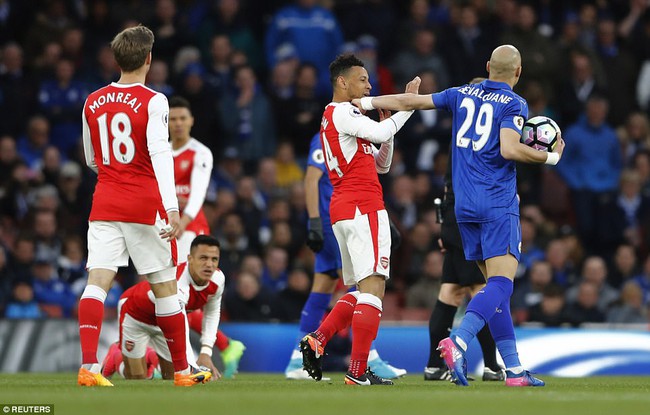 Arsenal nu&ocirc;i hi vọng v&agrave;o tốp 4 nhờ đối thủ đ&aacute; phản lưới nh&agrave; - Ảnh 9.