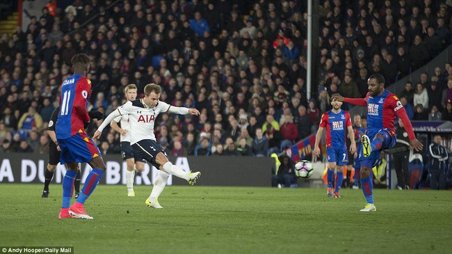 Cú nã đại bác tầm xa giúp Tottenham tiếp tục bám đuổi Chelsea - Ảnh 4.