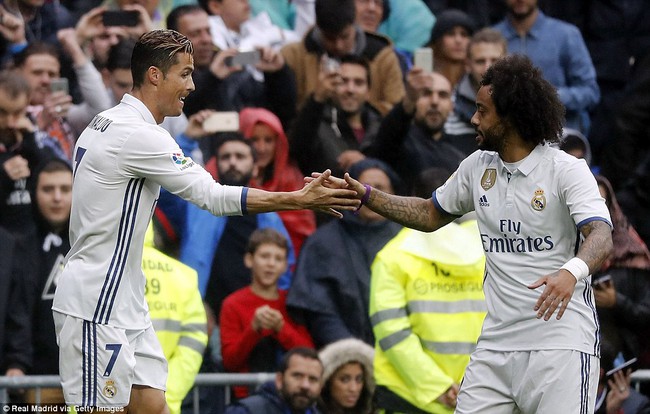 Ronaldo sút hỏng penalty, Real thắng nghẹt thở Valencia - Ảnh 3.