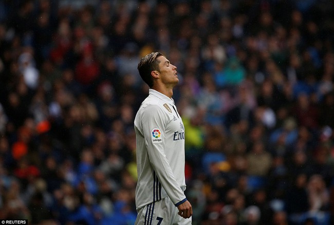 Ronaldo sút hỏng penalty, Real thắng nghẹt thở Valencia - Ảnh 6.