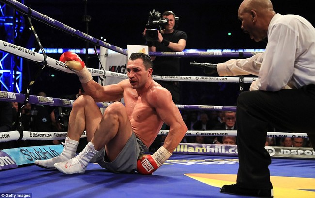 Joshua hạ knock-out tiến sĩ búa thép Klitschko sau 11 hiệp đấu kịch tính - Ảnh 6.