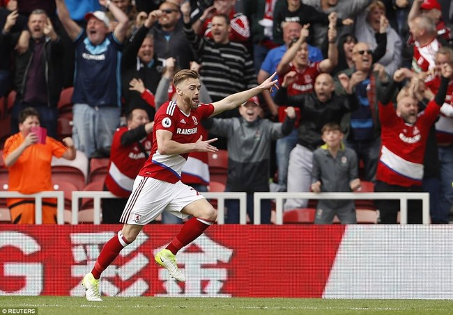 Đấng cứu thế Jesus gi&uacute;p Man City gi&agrave;nh 1 điểm trước Middlesbrough - Ảnh 10.