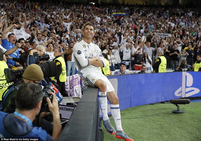 Siêu nhân Ronaldo lập thêm 3 kỷ lục sau cú hat-trick vào lưới Atletico - Ảnh 2.