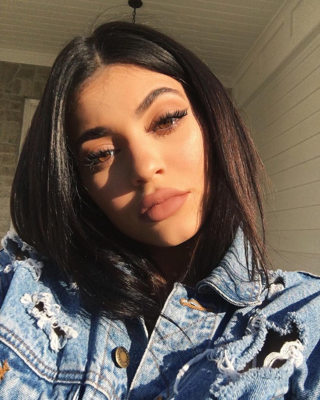 Cặp môi của Kylie Jenner tiếp tục trở thành chủ đề bàn tán, nhưng lần này là vì trông... mỏng hơn hẳn - Ảnh 5.