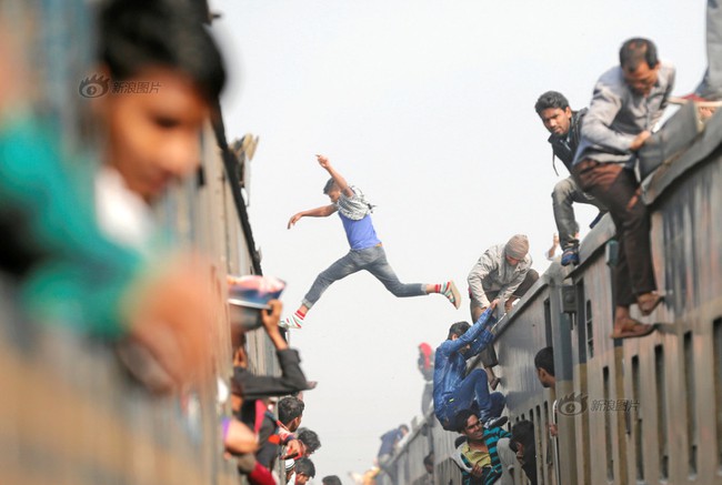 Cứ ngỡ về quê ăn Tết ở Trung Quốc là đông kinh hoàng rồi, ngờ đâu đã là gì so với Bangladesh - Ảnh 8.