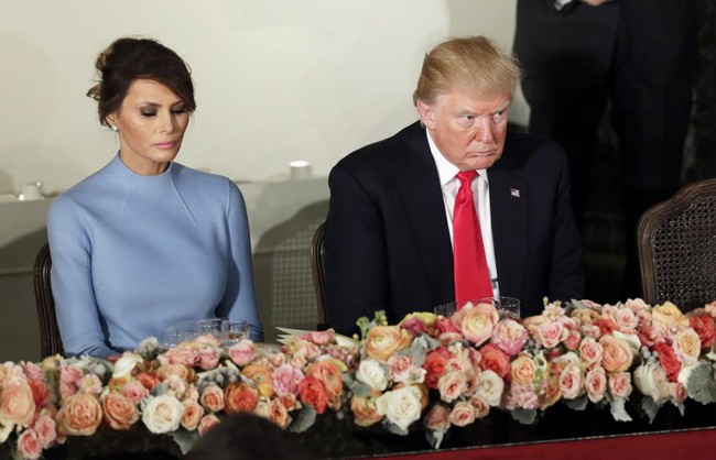 13 hình ảnh ấn tượng nhất của Đệ nhất phu nhân Mỹ Melania Trump kể từ sau lễ nhậm chức của chồng - Ảnh 7.