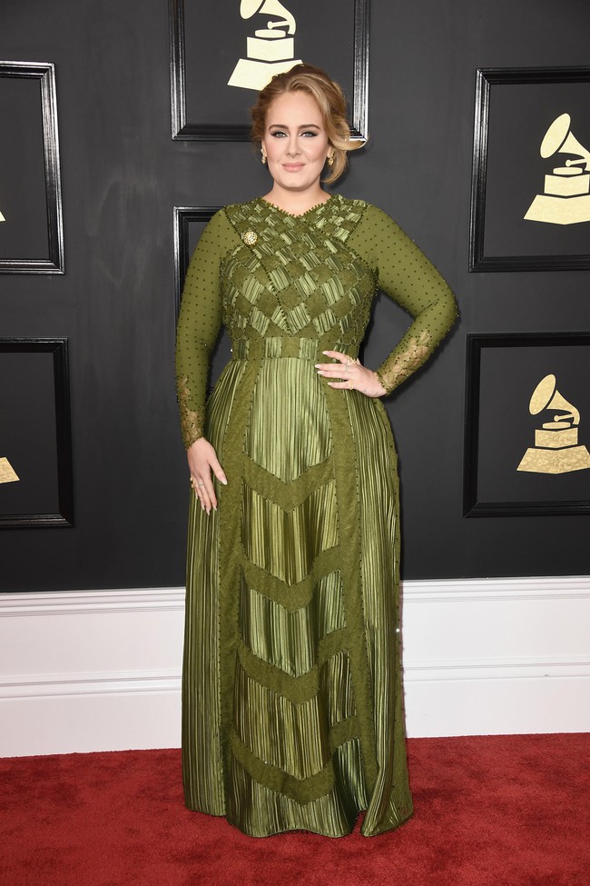 Béo thì sao, Adele vẫn dẫn đầu Top mặc đẹp nhất trên thảm đỏ Grammy 2017 đấy thôi! - Ảnh 1.