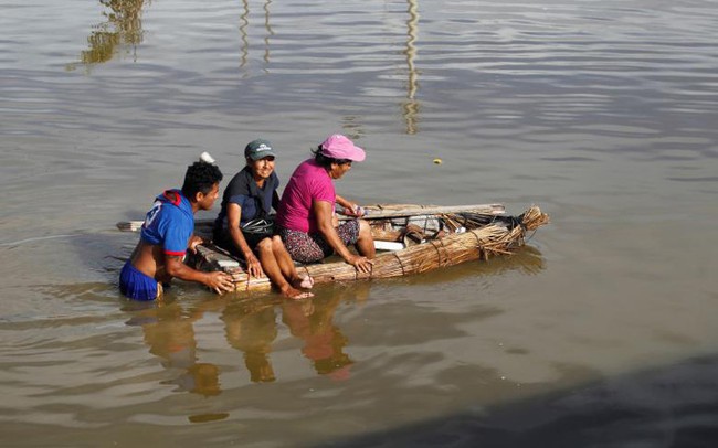 Lở đất kinh hoàng ở Peru làm gần 400 người thương vong - Ảnh 4.