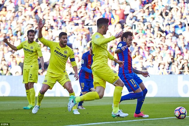 Tam tấu MSN cùng ghi bàn, Barca tiếp tục đeo bám Real - Ảnh 4.