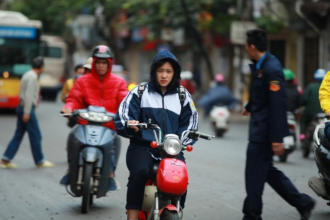 Kh&ocirc;ng kh&iacute; lạnh tiếp tục tăng cường, miền Bắc r&eacute;t buốt c&oacute; nơi dưới 10 độ C - Ảnh 1.