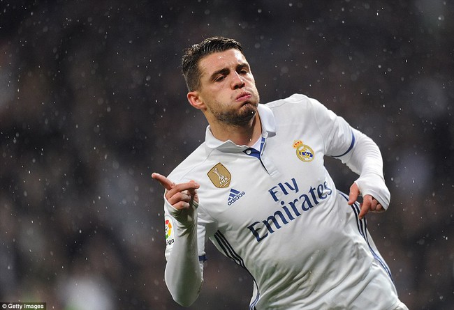 Ronaldo ghi b&agrave;n, Real cho Barca ngửi kh&oacute;i trong cuộc đua v&ocirc; địch - Ảnh 7.