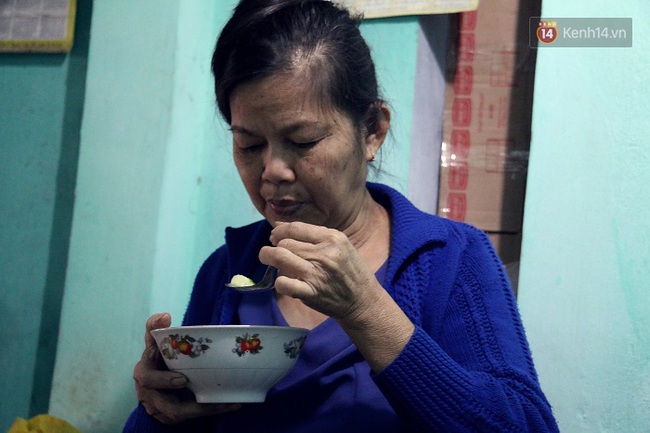 Truyện cổ t&iacute;ch c&oacute; thật về hai chị em suốt 40 năm nu&ocirc;i &ldquo;người dưng&rdquo; bị t&acirc;m thần, bại liệt - Ảnh 3.
