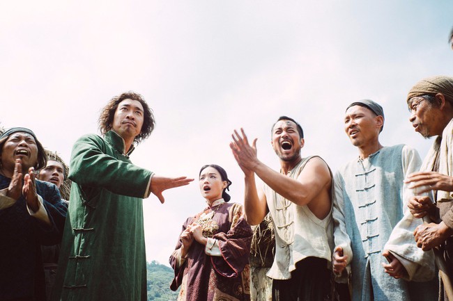 Ng&ocirc;i L&agrave;ng Hạnh Ph&uacute;c &ndash; Cuộc sống sẽ ra sao nếu ta đến nơi những nỗi buồn đều bị tước đoạt? - Ảnh 6.