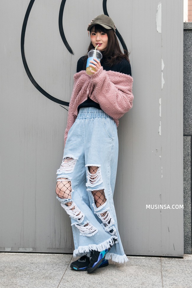 Ngắm street style của giới trẻ thế giới, bạn sẽ n&acirc;ng tầm được cho tr&igrave;nh mix&match của m&igrave;nh - Ảnh 6.