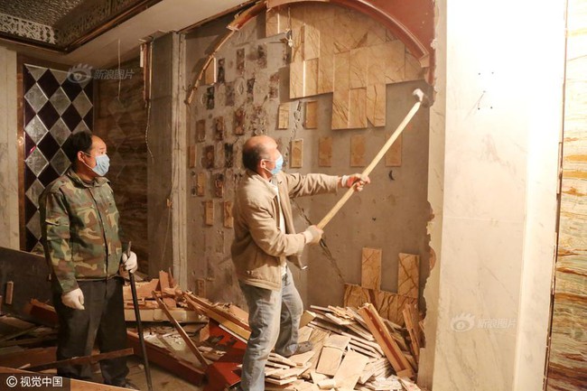 Khung cảnh tan hoang, lộn xộn ở chốn ăn chơi kh&eacute;t tiếng Trung Quốc một thời - Ảnh 5.