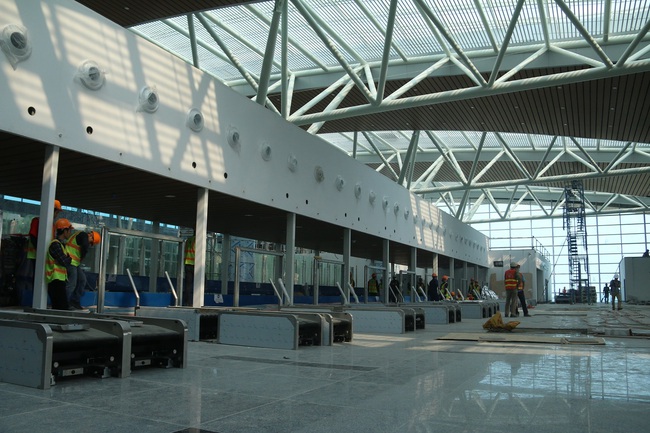 Cận cảnh nhà ga hành khách quốc tế hơn 3.500 tỷ đồng sắp hoàn thành ở Đà Nẵng - Ảnh 6.