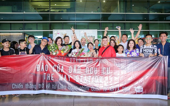 Hồng Ánh, Ngọc Thanh Tâm rạng rỡ trở về từ LHP quốc tế ASEAN 2017 - Ảnh 10.