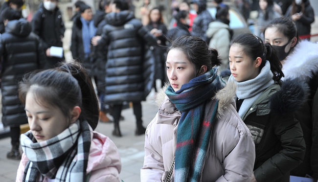 Vào ngày tuyển sinh, mỹ nhân đứng chật cứng cả sân trường Học viện Điện ảnh Bắc Kinh - Ảnh 11.