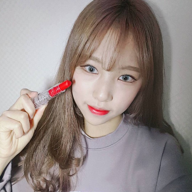 6 sản phẩm makeup mới toanh siêu lung linh và độc đáo đảm bảo sẽ khiến hội chị em tan chảy - Ảnh 16. 6 sản phẩm makeup mới toanh siêu lung linh và độc đáo đảm bảo sẽ khiến hội chị em tan chảy - Ảnh 16.